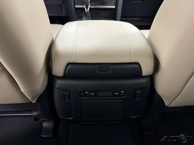 2024 Nissan Armada - Image 16 of 21