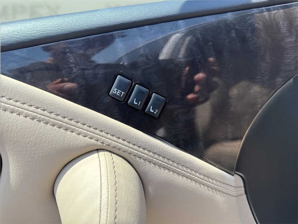 2024 Nissan Armada - Image 11 of 12