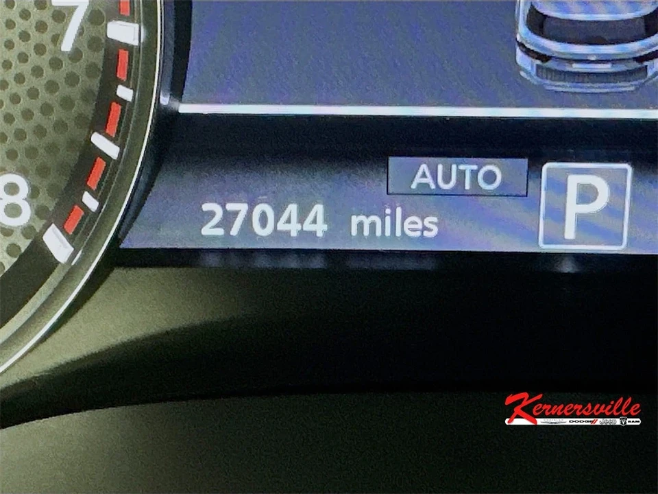 2024 Nissan Armada - Image 15 of 21
