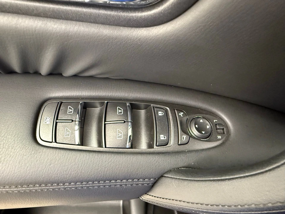 2024 Nissan Armada - Image 10 of 21