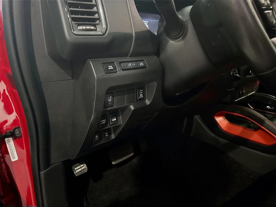 2024 Nissan Frontier 3rd Gen - Image 7 of 31