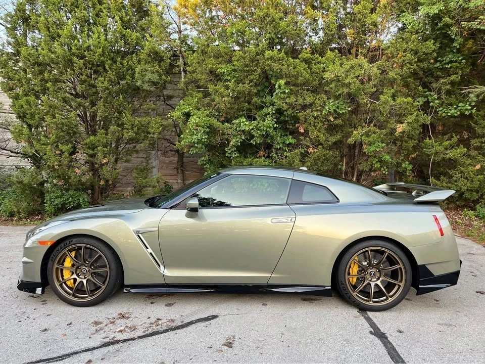2024 Nissan R35 GT-R Premium - Image 2 of 29