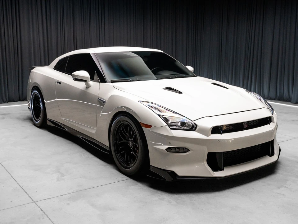 2024 Nissan R35 GT-R Premium - Image 12 of 31