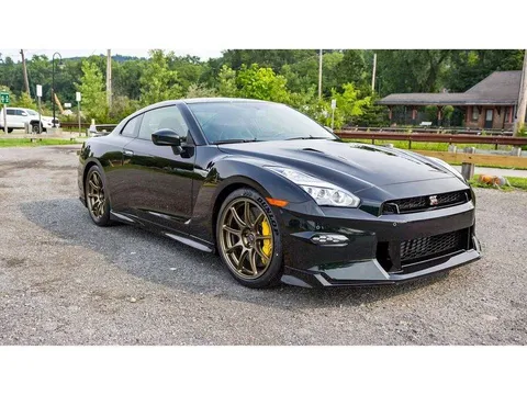 2024 Nissan GT-R T-Spec