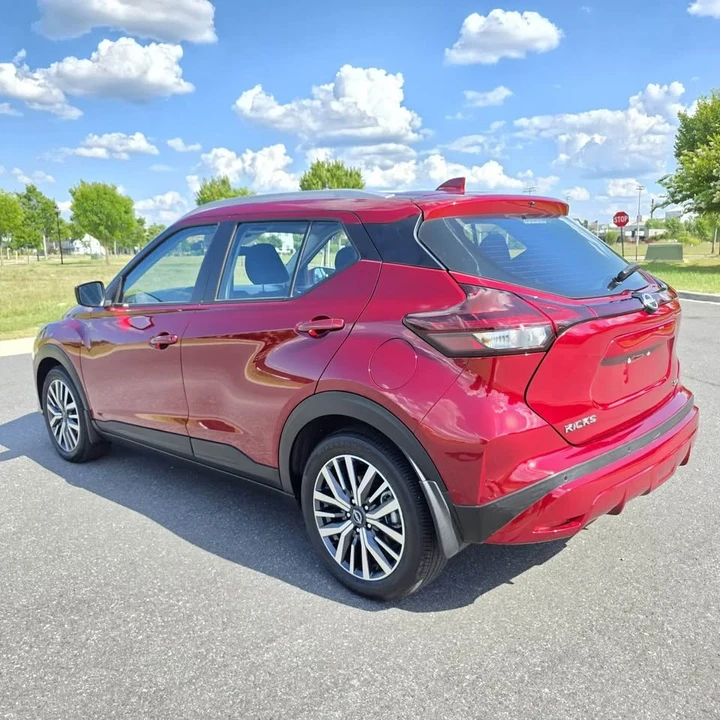 2024 Nissan Kicks - Image 2 of 20