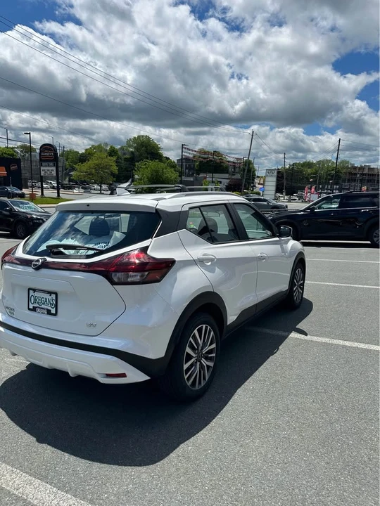 2024 Nissan Kicks - Image 9 of 12