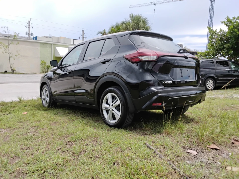 2024 Nissan Kicks - Image 8 of 14