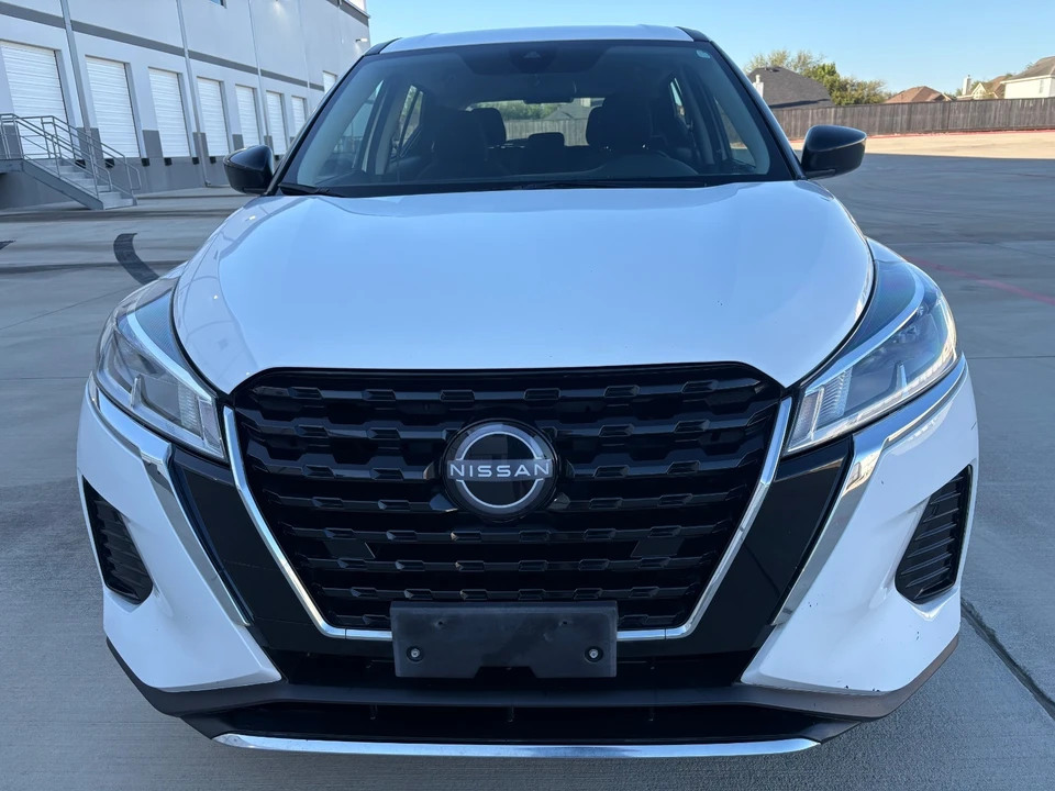2024 Nissan Kicks - Image 2 of 20