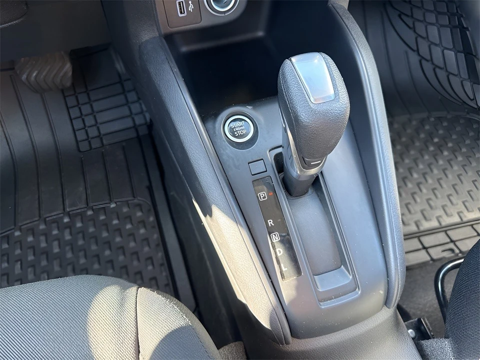 2024 Nissan Kicks - Image 15 of 21