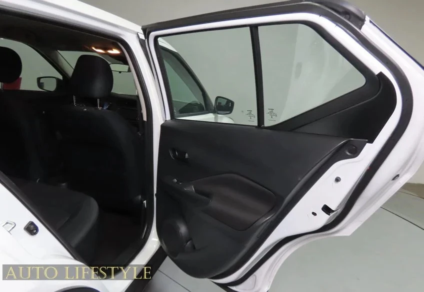 2024 Nissan Kicks - Image 22 of 31