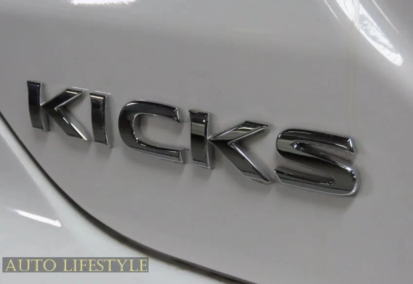 2024 Nissan Kicks - Image 16 of 31