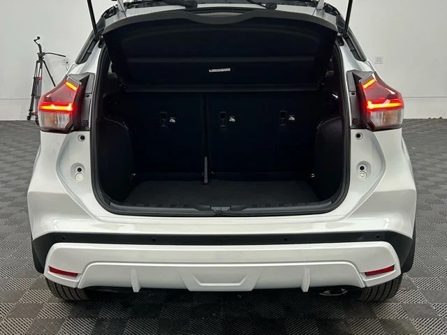 2024 Nissan Kicks - Image 12 of 12