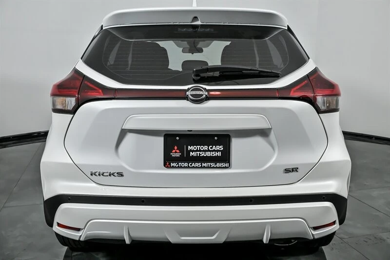 2024 Nissan Kicks - Image 9 of 30