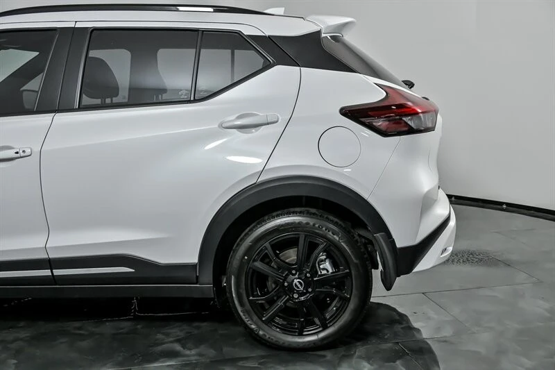 2024 Nissan Kicks - Image 7 of 30