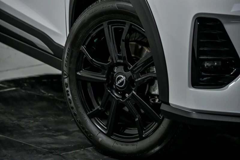 2024 Nissan Kicks - Image 3 of 30