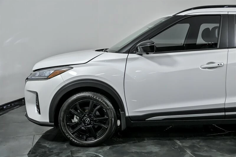 2024 Nissan Kicks - Image 6 of 30