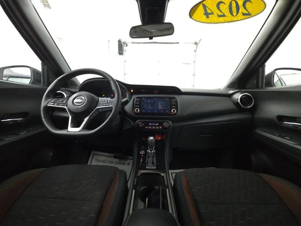 2024 Nissan Kicks - Image 2 of 12