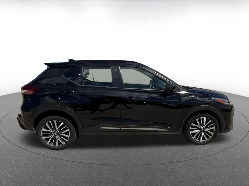 2024 Nissan Kicks - Image 18 of 31