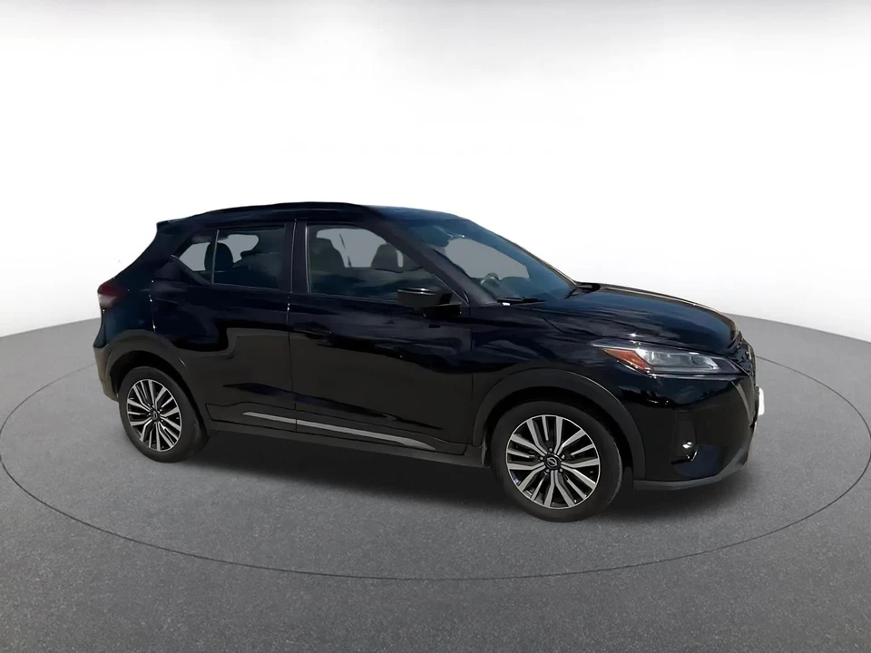 2024 Nissan Kicks - Image 2 of 31