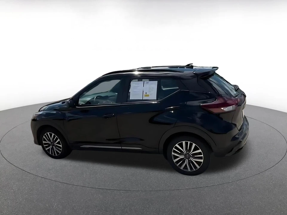 2024 Nissan Kicks - Image 12 of 31