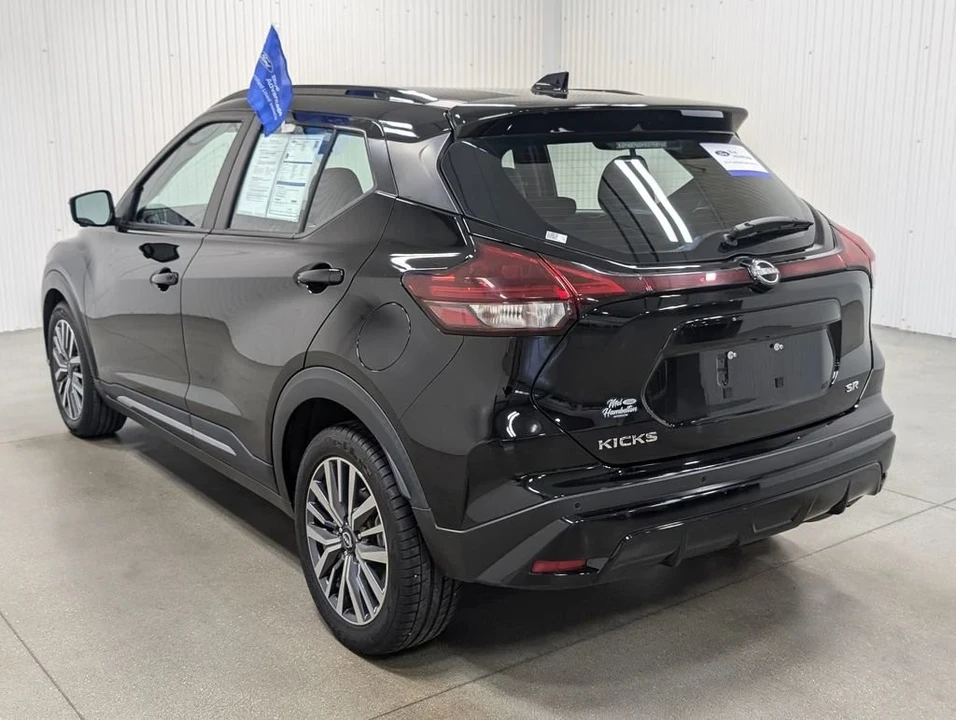 2024 Nissan Kicks - Image 8 of 10