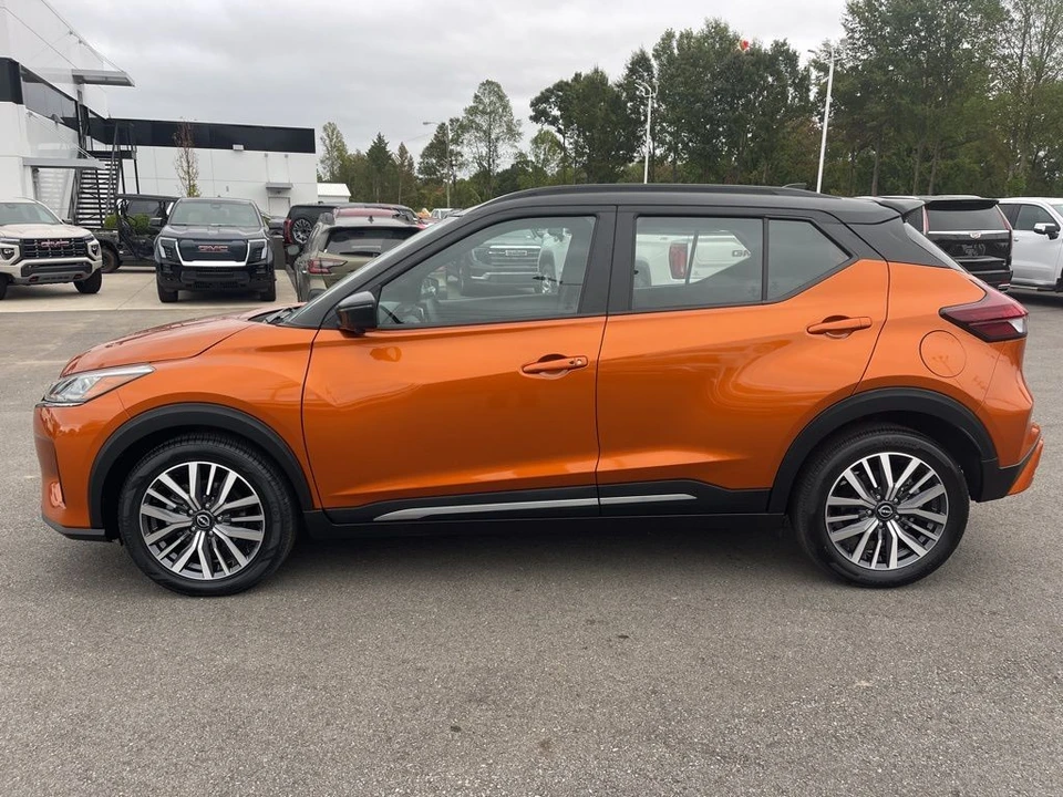 2024 Nissan Kicks - Image 2 of 12