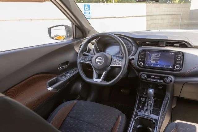 2024 Nissan Kicks - Image 28 of 31