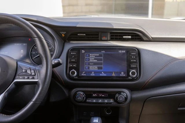2024 Nissan Kicks - Image 19 of 31