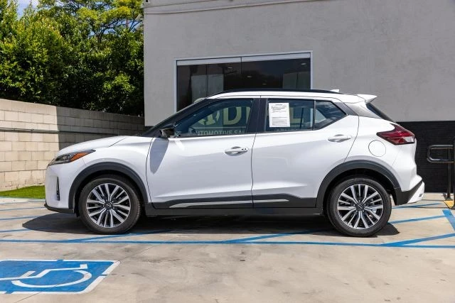 2024 Nissan Kicks - Image 8 of 31