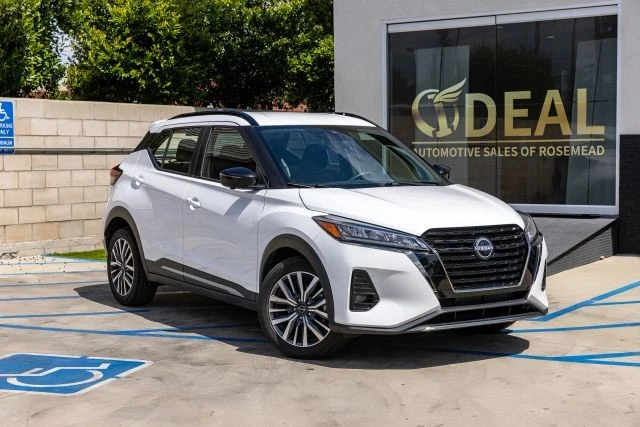 2024 Nissan Kicks - Image 2 of 31
