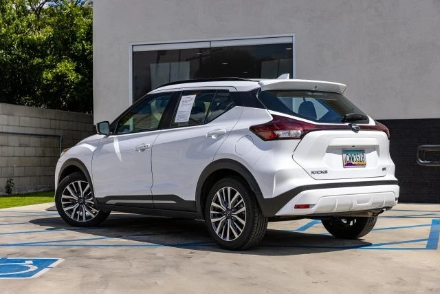 2024 Nissan Kicks - Image 12 of 31