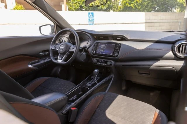2024 Nissan Kicks - Image 26 of 31