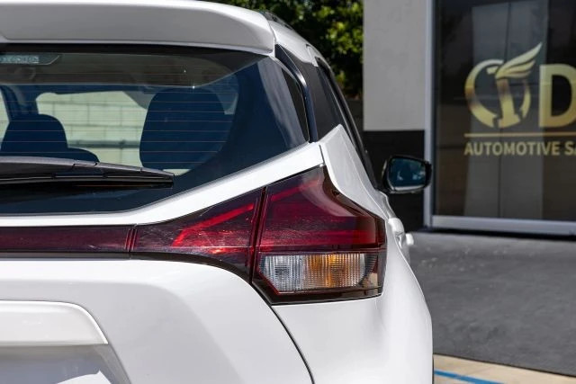 2024 Nissan Kicks - Image 11 of 31