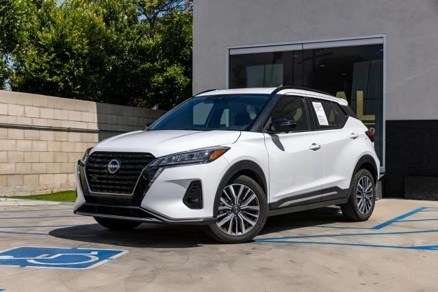 2024 Nissan Kicks - Image 3 of 31