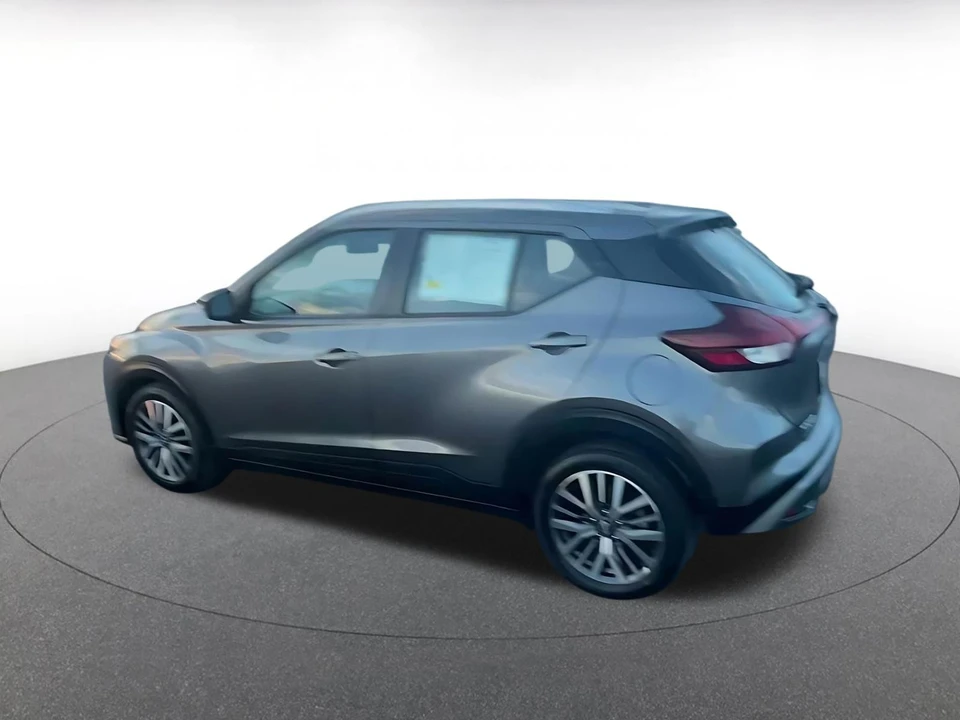 2024 Nissan Kicks - Image 11 of 31
