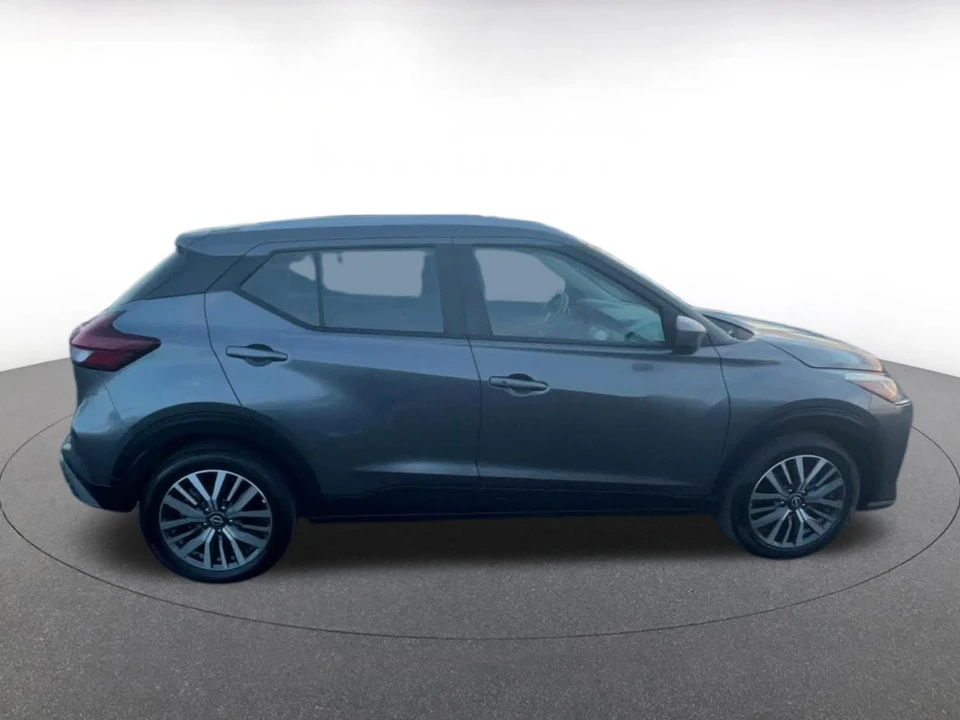 2024 Nissan Kicks - Image 17 of 31