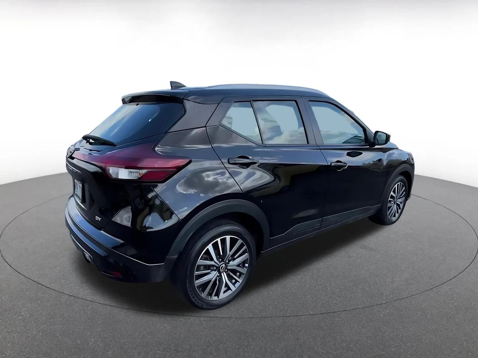 2024 Nissan Kicks - Image 16 of 31