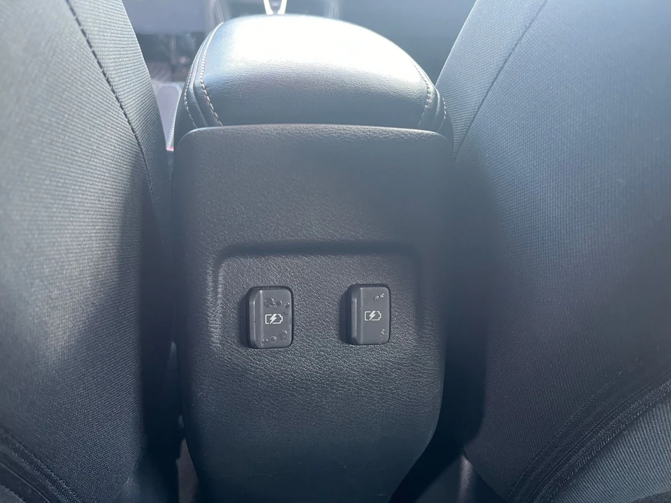 2024 Nissan Kicks - Image 23 of 31