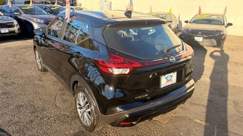 2024 Nissan Kicks - Image 5 of 12