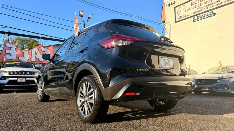 2024 Nissan Kicks - Image 8 of 12