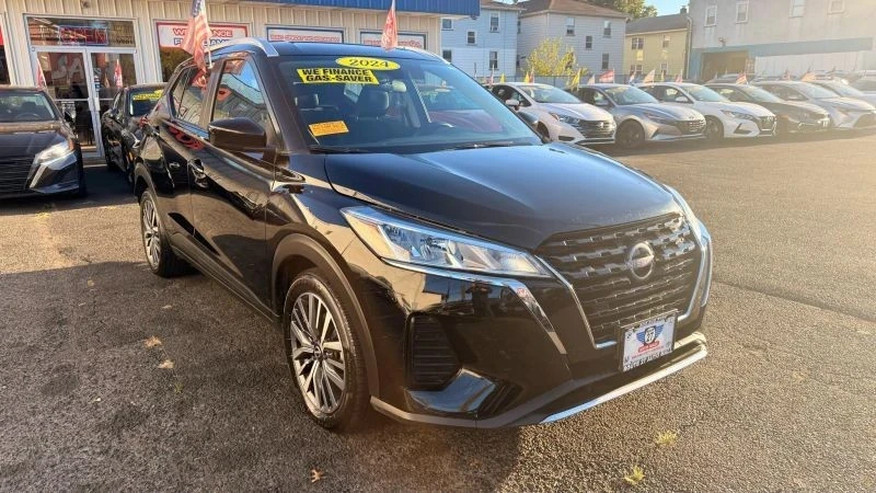 2024 Nissan Kicks - Image 2 of 12