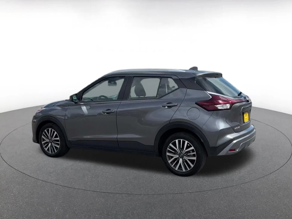 2024 Nissan Kicks - Image 12 of 31