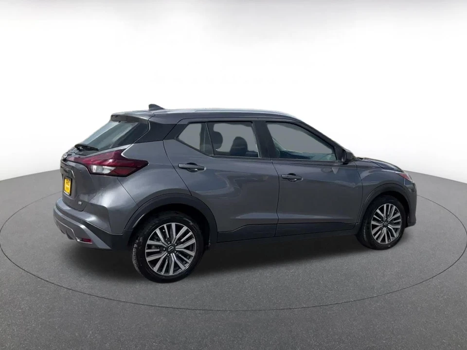2024 Nissan Kicks - Image 17 of 31