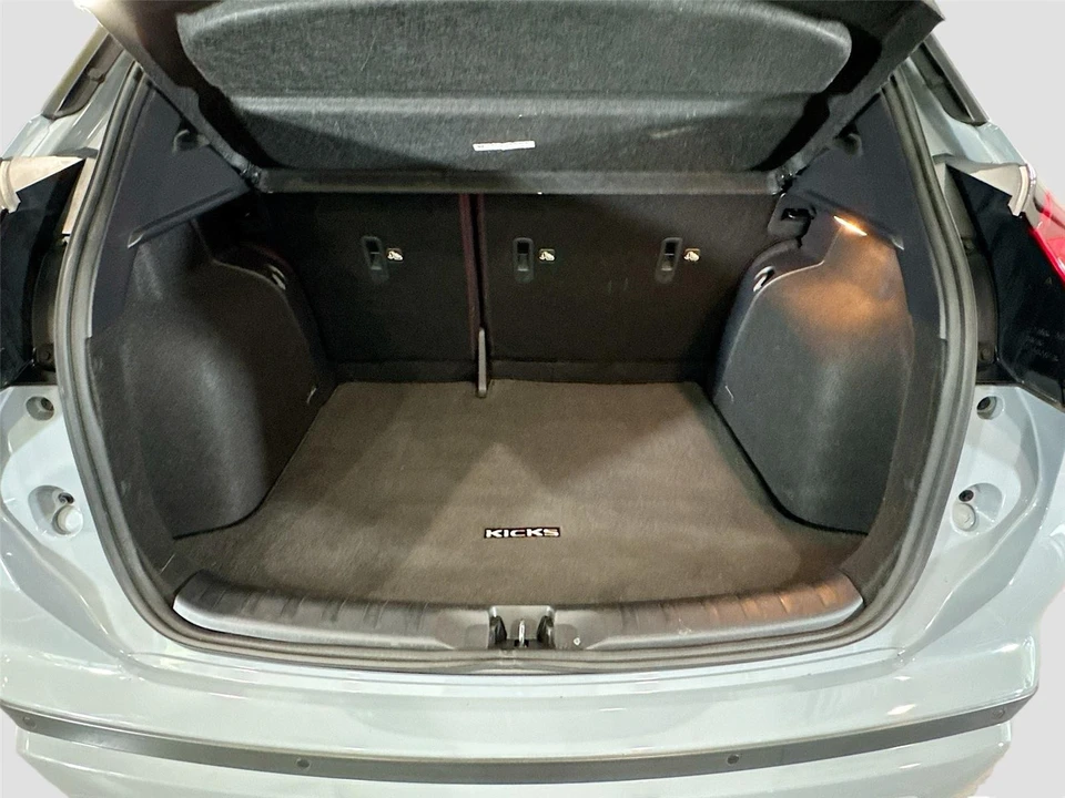 2024 Nissan Kicks - Image 16 of 31