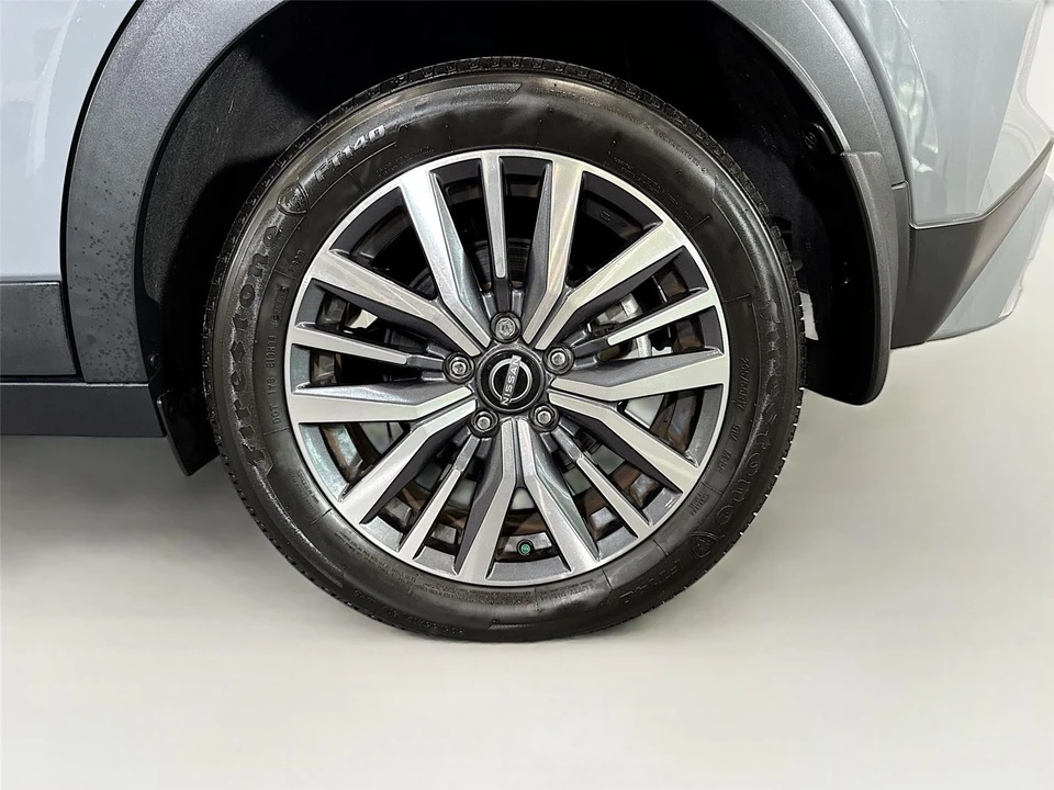 2024 Nissan Kicks - Image 28 of 31