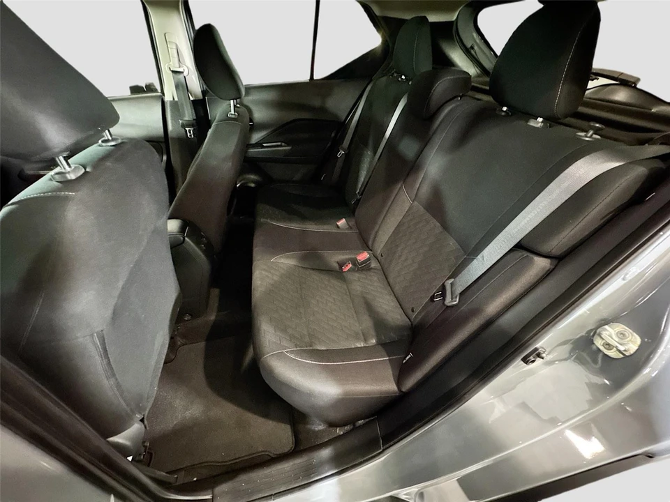 2024 Nissan Kicks - Image 15 of 31