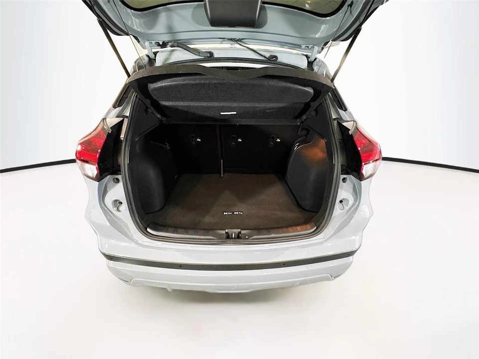 2024 Nissan Kicks - Image 17 of 31