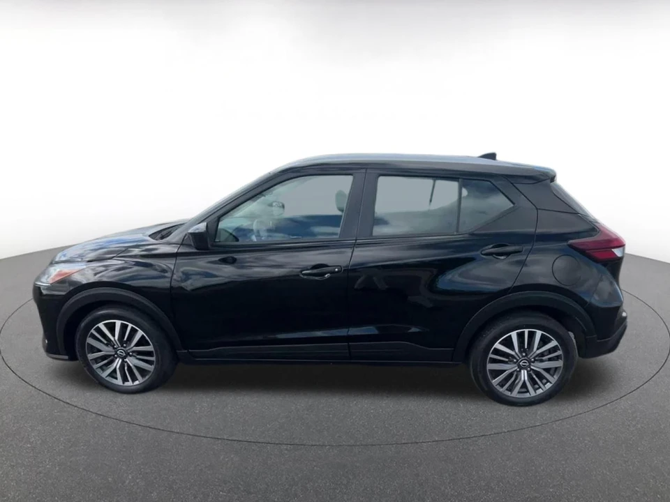 2024 Nissan Kicks - Image 9 of 31