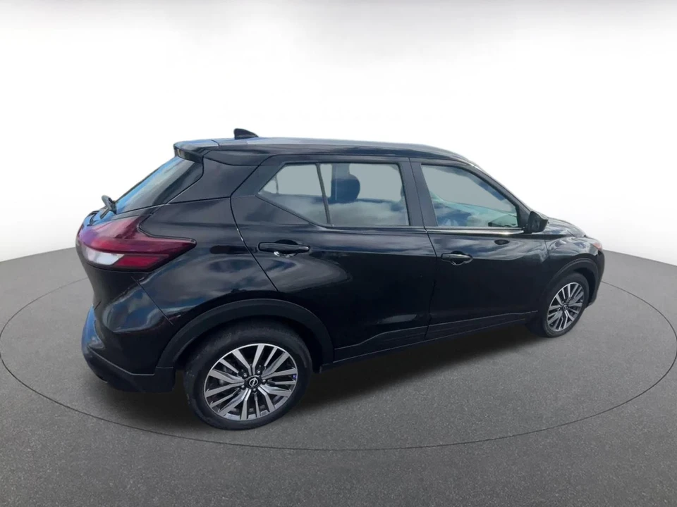 2024 Nissan Kicks - Image 15 of 31