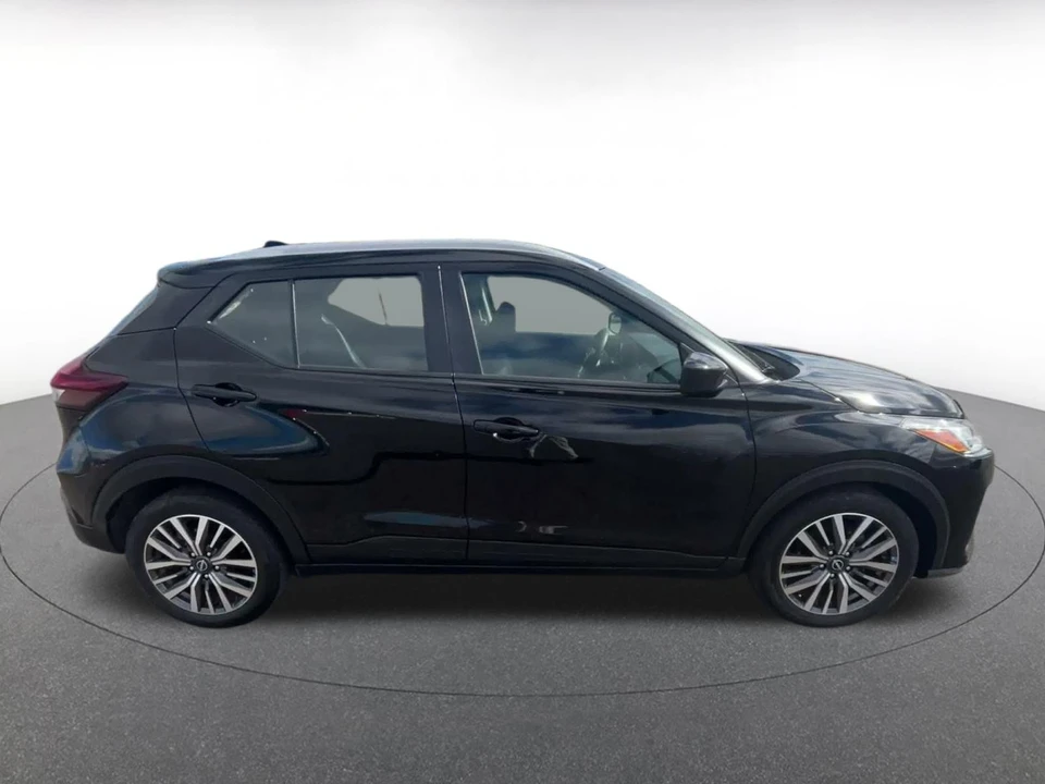 2024 Nissan Kicks - Image 17 of 31